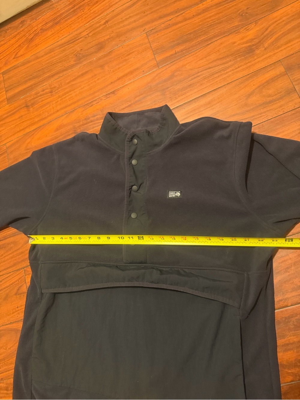 Mountain Hardwear Black Snap-Front Fleece Pullover - Picture 4 of 10